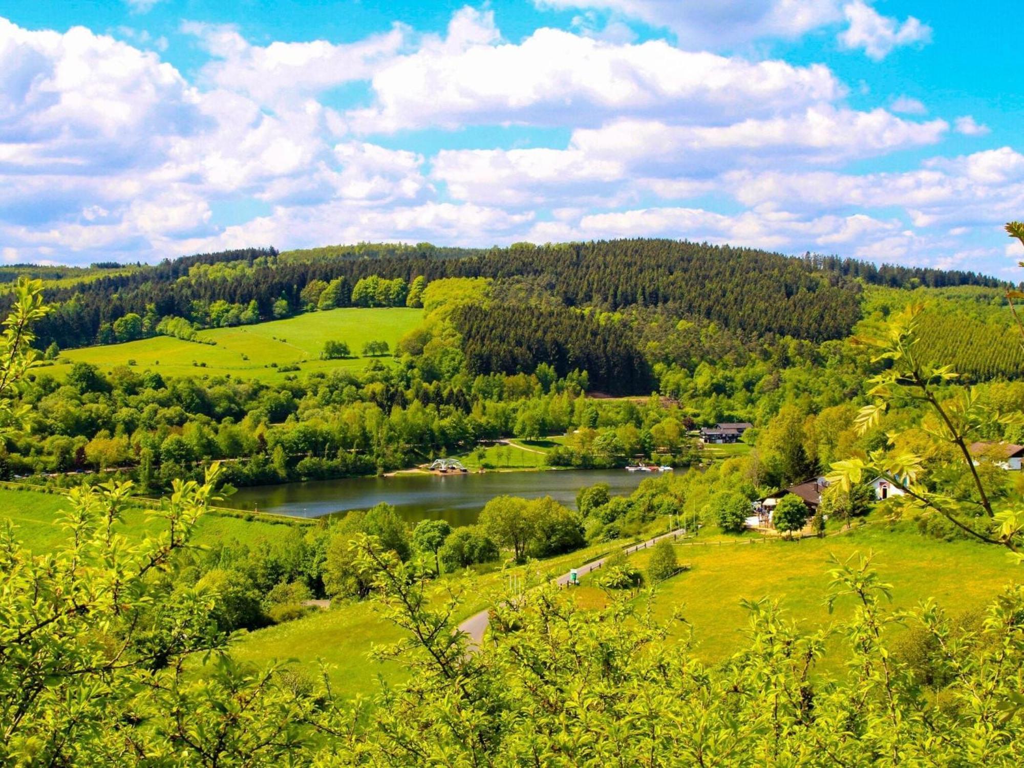 Idyllic Bungalow In Feusdorf With Forest View Zewnętrze zdjęcie