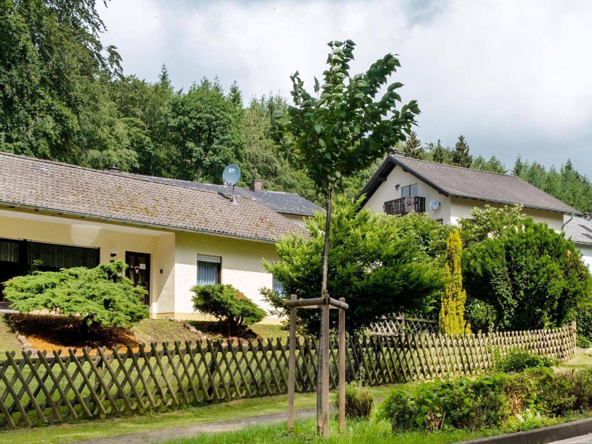 Idyllic Bungalow In Feusdorf With Forest View Zewnętrze zdjęcie